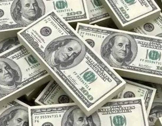 انٹربینک میں ڈالر 185 روپے سے بھی تجاوز کرگیا