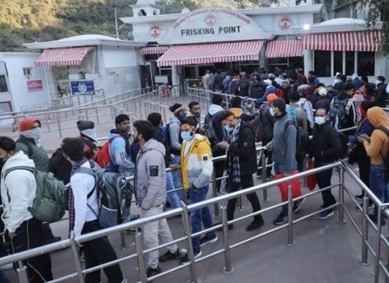 مقبوضہ کشمیر کے مندر میں بھگدڑ مچنے سے 12 افراد ہلاک