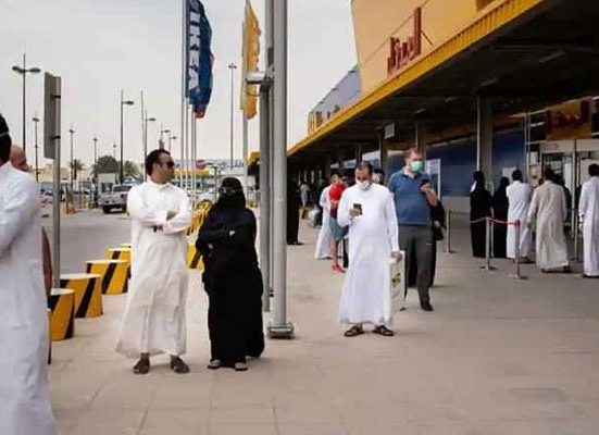 سعودی عرب نے کورونا کا شکار ویکسین شدہ افراد کے قرنطینہ کی مدت 7 دن کردی