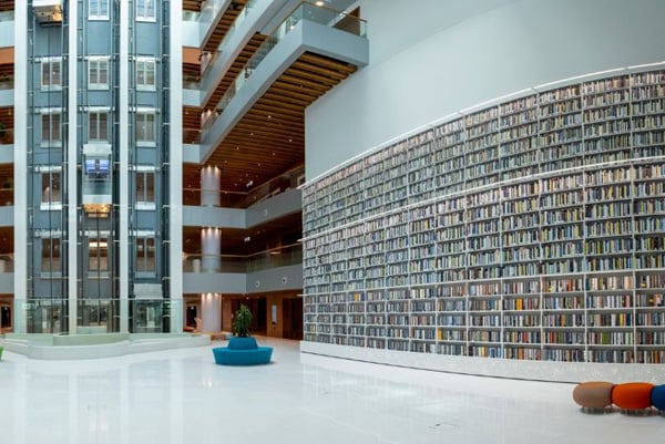 دبئی میں ایک ارب درہم کی لاگت سے کتابی شکل کی سات منزلہ لائبریری