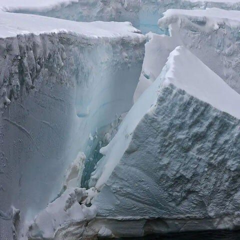 موسمیاتی تغیر، اینٹارکٹیکا کی برف کی چادروں کے حجم میں 40 فی صد کمی