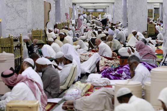 ہزاروں فرزندان اسلام آج مسجد الحرام اور مسجد نبویؐ میں اعتکاف بیٹھیں گے