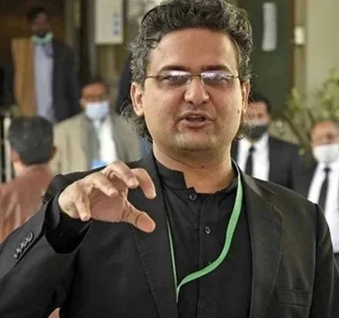 صحافیوں اور کیمرہ مینوں پر تشدد؛ پی ٹی آئی رہنما فیصل جاوید مقدمے سے بری