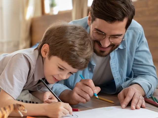 والد کی حوصلہ افزائی بچے کی اسکول میں کارکردگی کو بہتر کرتی ہے، تحقیق
