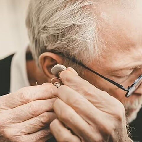 آلہ سماعت کا استعمال ڈیمینشیا کے آغاز کو مؤخر کر سکتا ہے، تحقیق