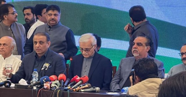 استحکام پاکستان پارٹی کی اپنے اراکین کو حکومت سے علیحدگی کی ہدایت