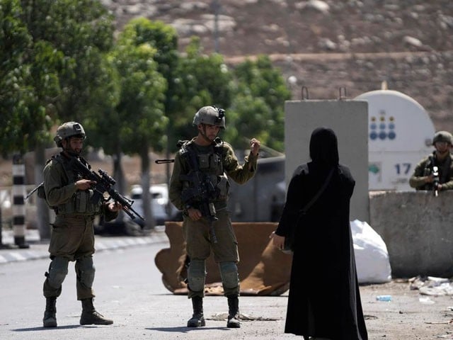 اسرائیلی فوج نے فلسطینی نوجوان کو سر میں گولی مار کر شہید کردیا