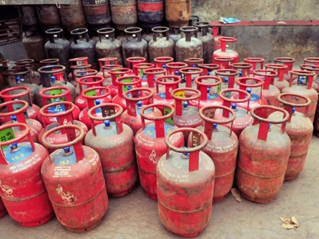 پیٹرول کے بعد ایل پی جی بھی مہنگی؛ 39 روپے فی کلو اضافہ