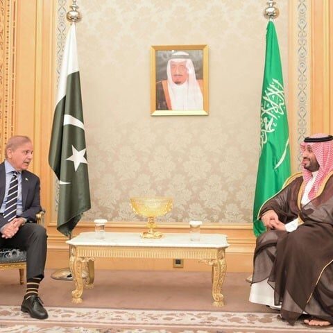 وزیراعظم شہباز شریف کی سعودی ولی عہد محمد بن سلمان سے اہم ملاقات