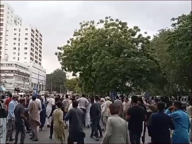 آرٹس کونسل کے باہر جماعت اسلامی اور پیپلز پارٹی کے کارکنوں میں تصادم