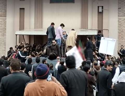 جوڈیشل کمپلیکس حملہ کیس: چیئرمین پی ٹی آئی کے وارنٹ گرفتاری جاری