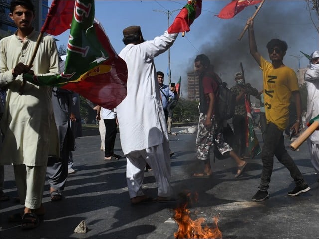 9 مئی کے جلاؤ گھیراؤ میں پی ٹی آئی کارکنان نہیں بلکہ کوئی اور ملوث تھا، عمران خان