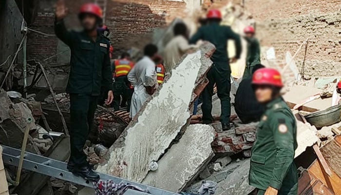 حافظ آباد: چھت گرنے سے 4 افراد جاں بحق