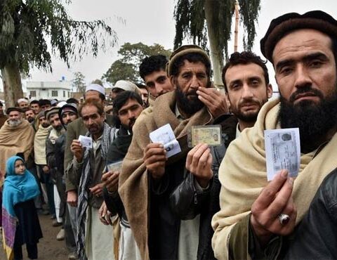 رجسٹرڈ افغان مہاجرین کیخلاف ایکشن نہ لیاجائے:وزارت سیفران کی اداروں کو ہدایت