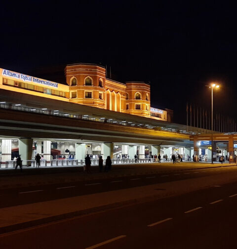 حکومت کا کراچی لاہور اور اسلام آباد کے ایئرپورٹس غیرملکی آپریٹرز کو دینے کا فیصلہ