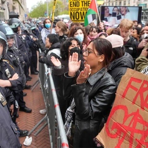 امریکی یونیورسٹیز میں اسرائیل کیخلاف ہزاروں طلبہ کا مظاہرہ، درجنوں گرفتار