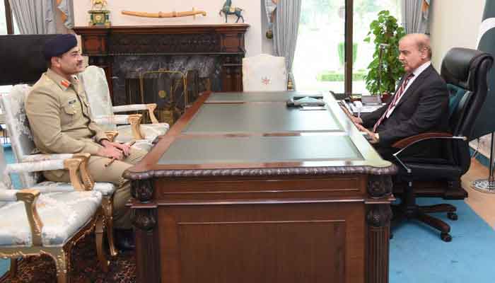 وزیراعظم سے چیف آف آرمی اسٹاف کی ون آن ون ملاقات