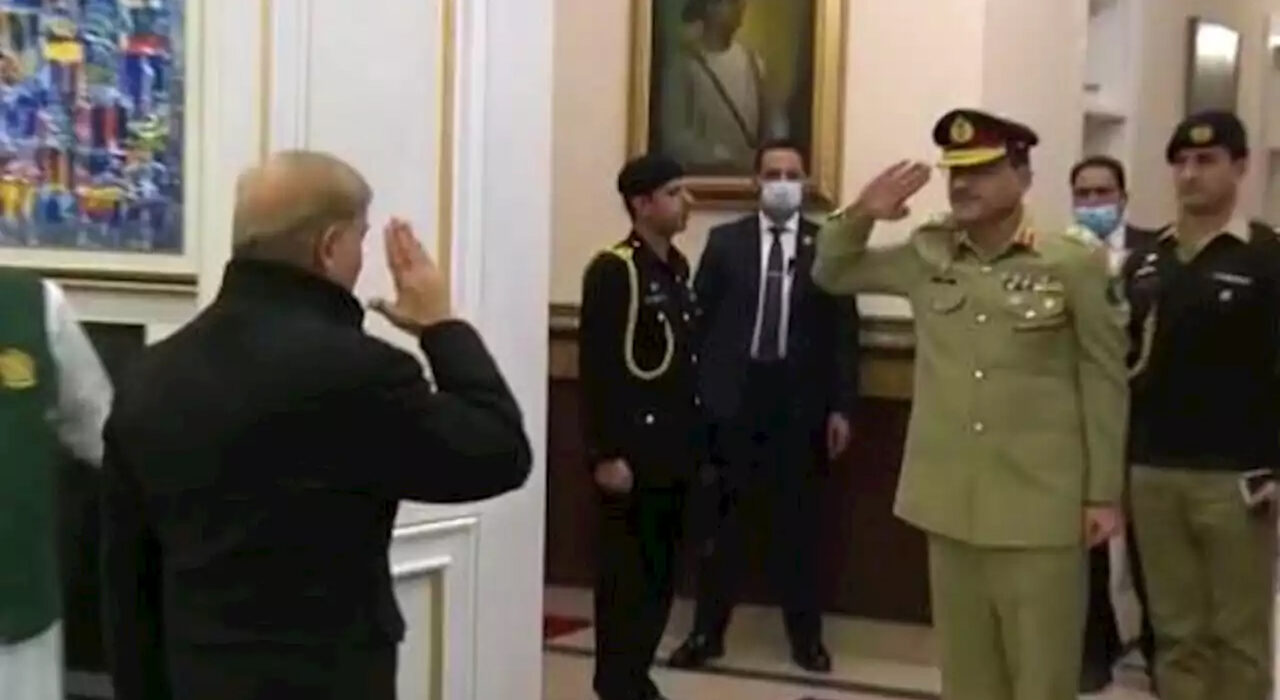 دوست ممالک سے فنانسنگ کیلیے سپہ سالار نے بے پناہ کاوشیں کیں، وزیر اعظم