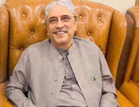 سابق صدر آصف زرداری خصوصی طیارے سے دبئی پہنچ گئے