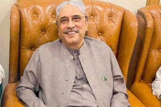 سابق صدر آصف زرداری خصوصی طیارے سے دبئی پہنچ گئے