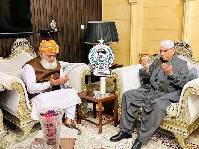 آصف زرداری کی مولانا فضل الرحمان سے اہم ملاقات