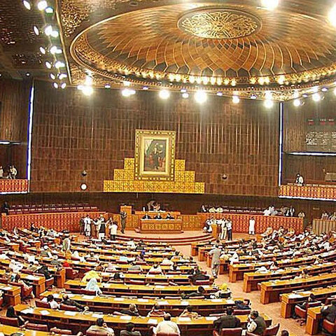 تحریک انصاف کے مزید 25 ارکان قومی اسمبلی کے استعفے منظور