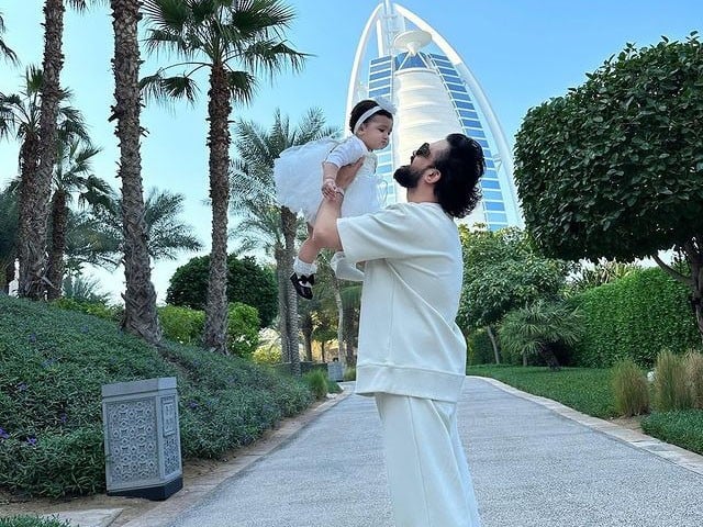 عاطف اسلم کی بیٹی پہلی بار منظرِ عام پر
