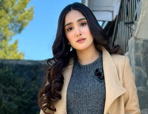 عائزہ اعوان کے شوبز انڈسٹری آنے والی نئی لڑکیوں کو اہم مشورے