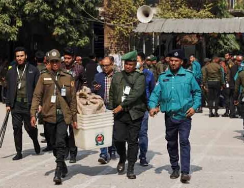 بنگلہ دیش میں عام انتخابات آج ، اپوزیشن کا بائیکاٹ ، کئی سکول اور پولنگ بوتھ نذر آتش
