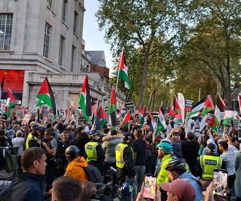 بارسلونا، ہزاروں افراد کا عارضی جنگ بندی میں توسیع کا مطالبہ