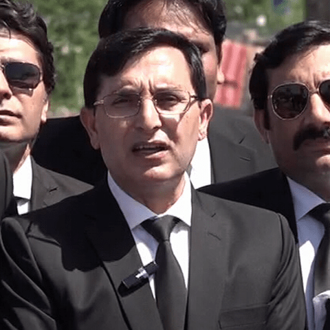 احتجاج میں سب شریک ہونگے ، بانی پی ٹی آئی باس ، وہ سفارش نہیں حکم دیتے ہیں ، بیرسٹر گوہر