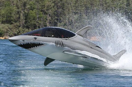 زیر آب سفر کے لیے شارک نما کشتی