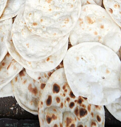 آٹا نایاب روٹی کی قیمت میں 10 روپے اضافہ