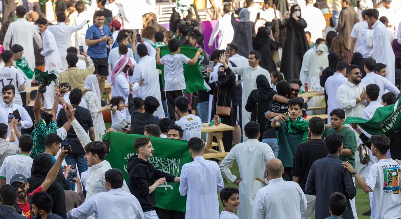 سعودی عرب میں فٹبال ٹیم کی تاریخی فتح پر جشن عام تعطیل کا اعلان