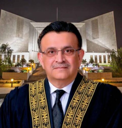 چیف جسٹس کی سپریم کورٹ میں ججز کی تقسیم کے خاتمے کیلئے مشاورت