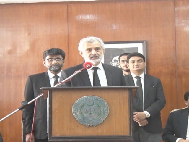 جب سے چیف جسٹس بنا کسی جج نے مداخلت کی شکایت نہیں کی، چیف جسٹس فائز عیسیٰ