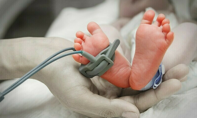 نومولود بچی کا اغوا؛ جناح اسپتال کےگائنی وارڈ کی سیکیورٹی انچارج گرفتار