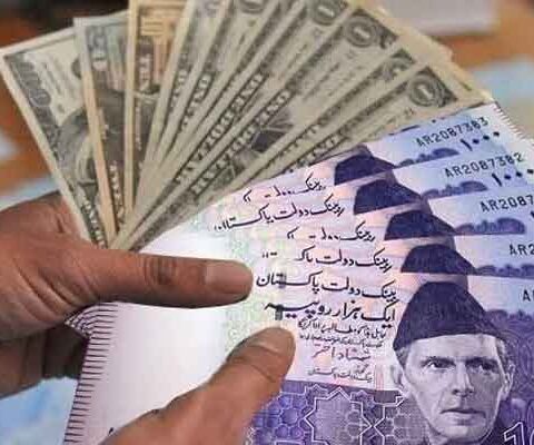 انٹر بینک: ڈالر 285 روپے کا ہو گیا