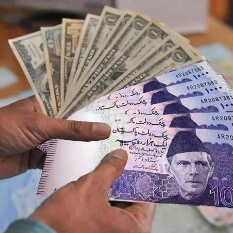 امریکا کا پاکستان پر کم انحصار اور قرضے روپے کی گراوٹ کی اہم وجہ