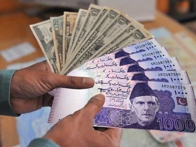 امریکا کا پاکستان پر کم انحصار اور قرضے روپے کی گراوٹ کی اہم وجہ
