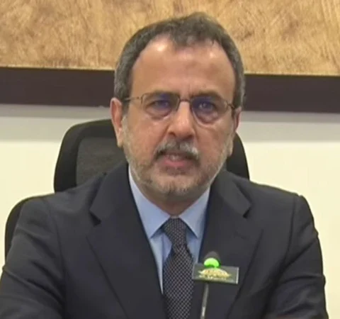 2.8 کی شرح سے ترقی کریں گے تب بھی بجلی مہنگی ہوگی، اویس لغاری