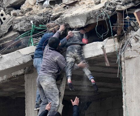 ترکی اور شام میں زلزلہ؛ اموات کی تعداد8 ہزار سے زائد ہوگئی، وبائی امراض پھوٹنے کا خدشہ