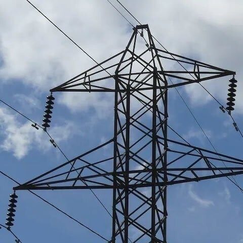 2 سال میں فی یونٹ بجلی کی قیمت میں 22.53 روپے کا تاریخی اضافہ
