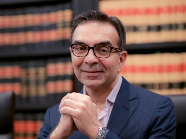 ڈالر اور پٹرول سستا ہونے تک بجلی قیمت کم نہیں ہوسکتی، وزیر توانائی