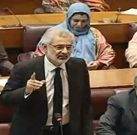 جسٹس قاضی فائز عیسیٰ نے پارلیمنٹ کے اجلاس میں شرکت پر وضاحت جاری کردی