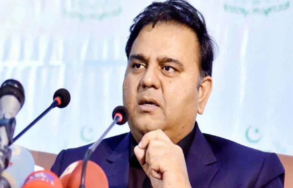 فواد چوہدری نے جمعے کو اسمبلیاں تحلیل ہونے کی نفی کر دی