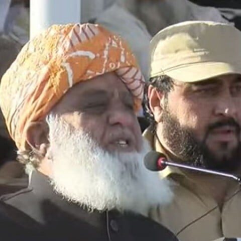 جعلی حکومت کو اقتدار میں رہنے نہیں دیں گے، مولانا فضل الرحمان