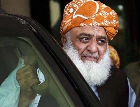 الیکشن دھاندلی کیخلاف تحریک کا مشن، فضل الرحمان لاہور پہنچ گئے