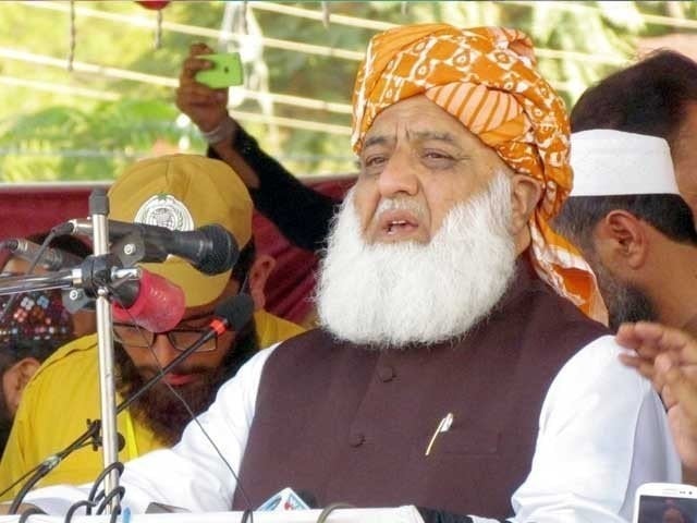 فیصلے عوام کو کرنے ہیں یا ہماری اسٹیبلشمنٹ کو؟ فضل الرحمان