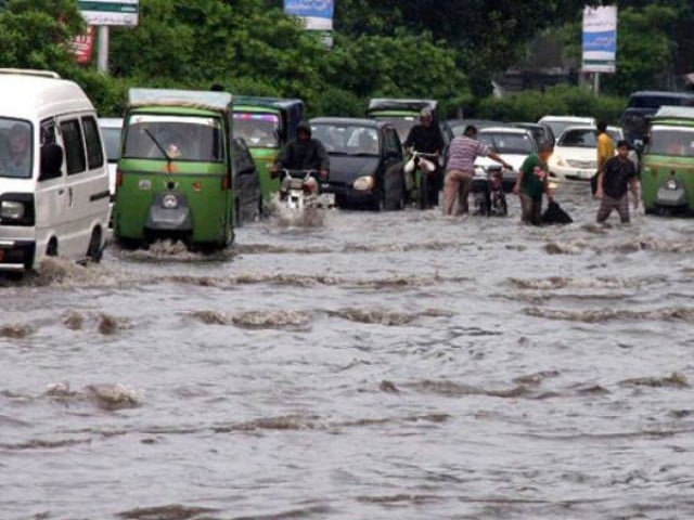لاہور میں 44 سالہ بارش کا ریکارڈ ٹوٹ گیا